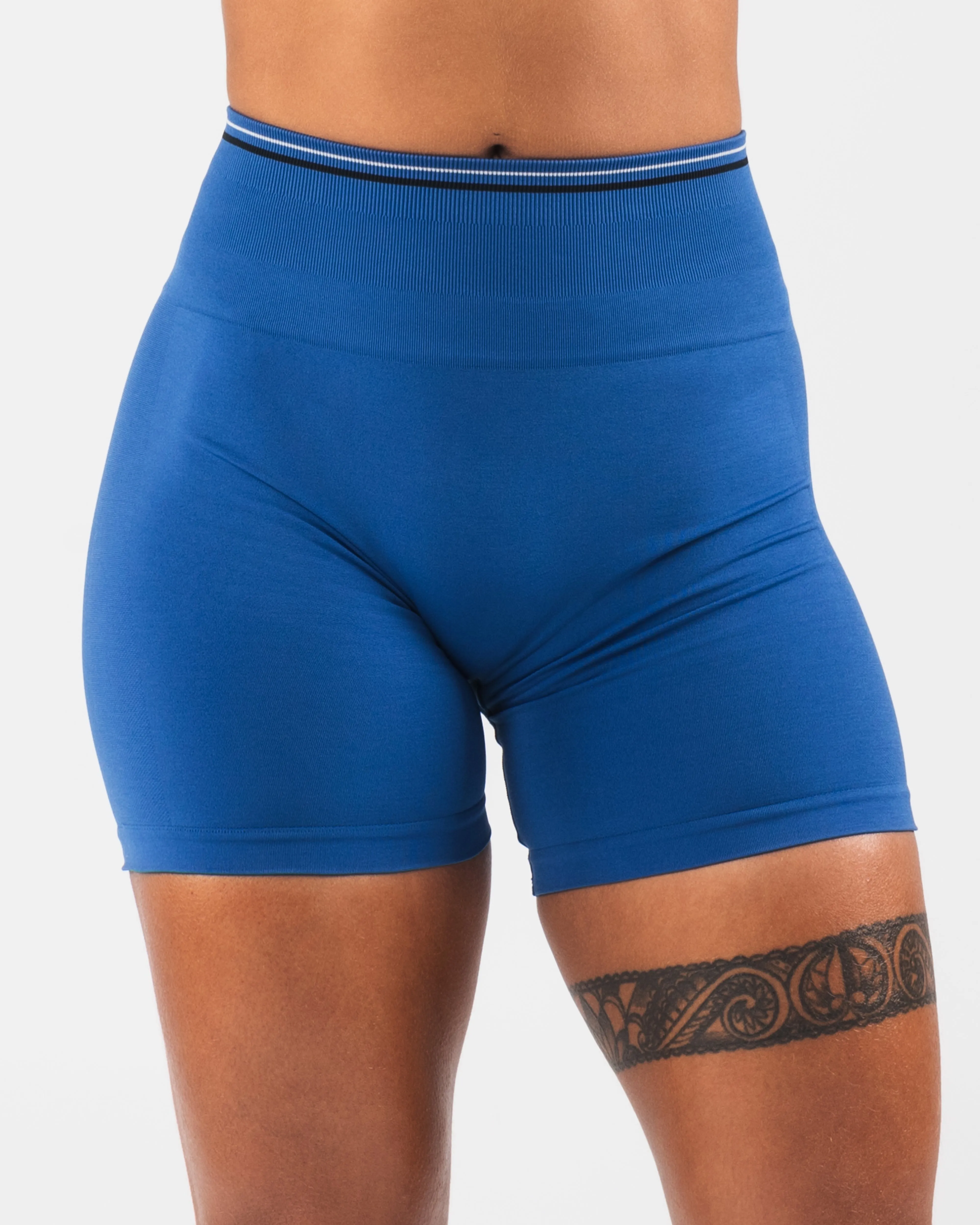Amplify Short 4.5" - Reign