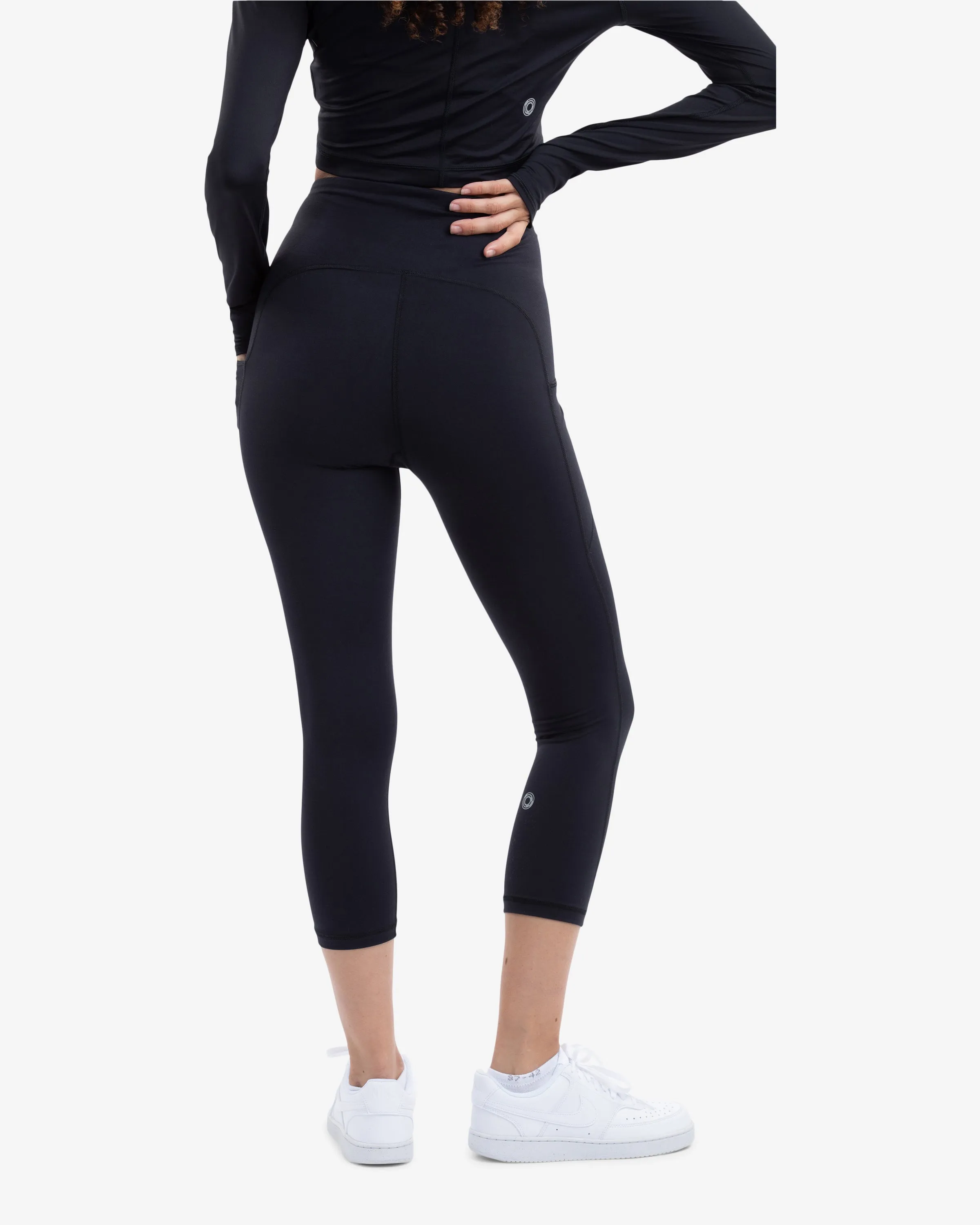 CLEARANCE - WOMEN'S COMPRESSION CAPRI LEGGINGS (6103C)