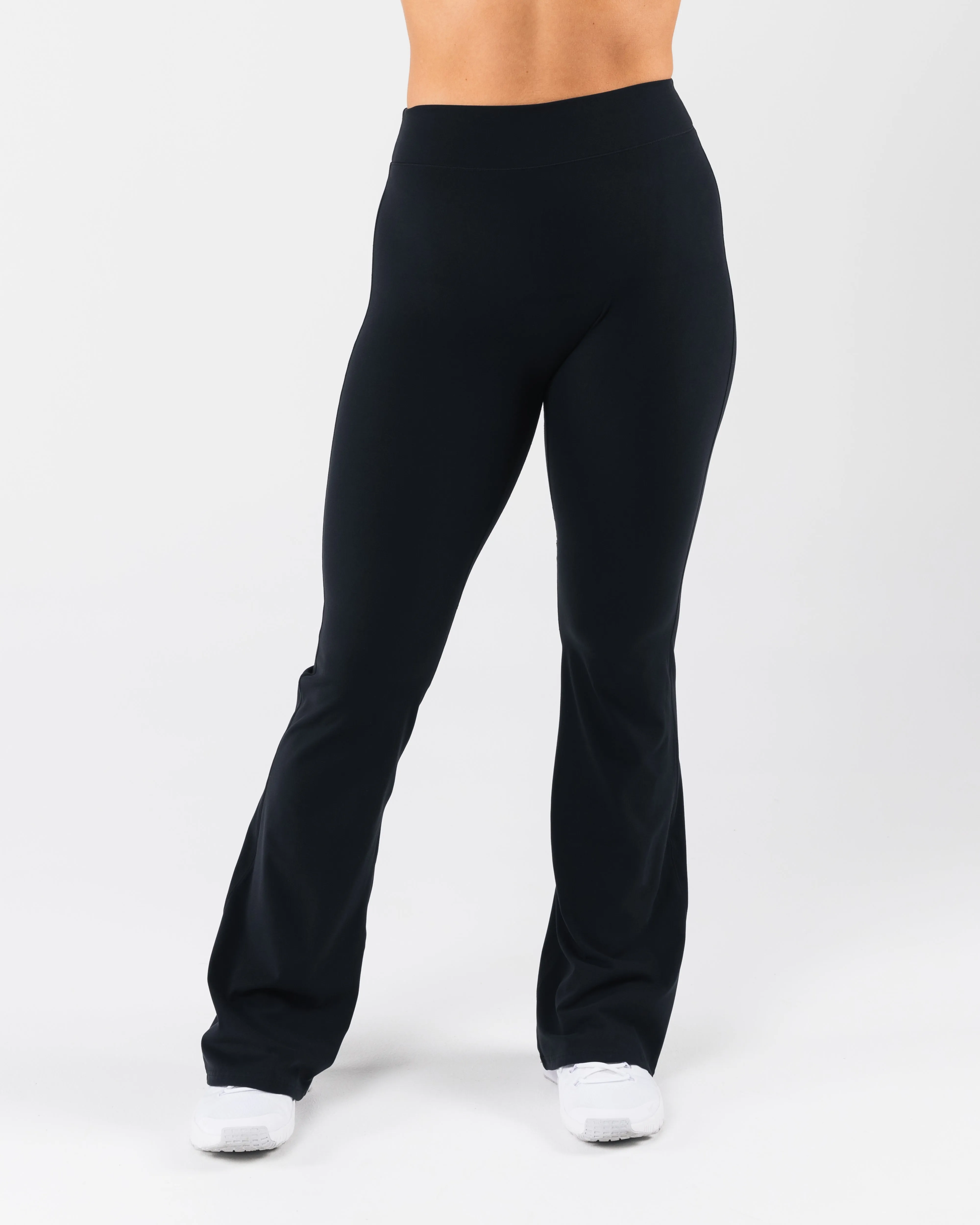 Everyday Core Flared Pant - Black