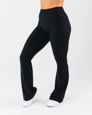 Everyday Core Flared Pant - Black