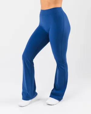 Everyday Core Flared Pant - Reign